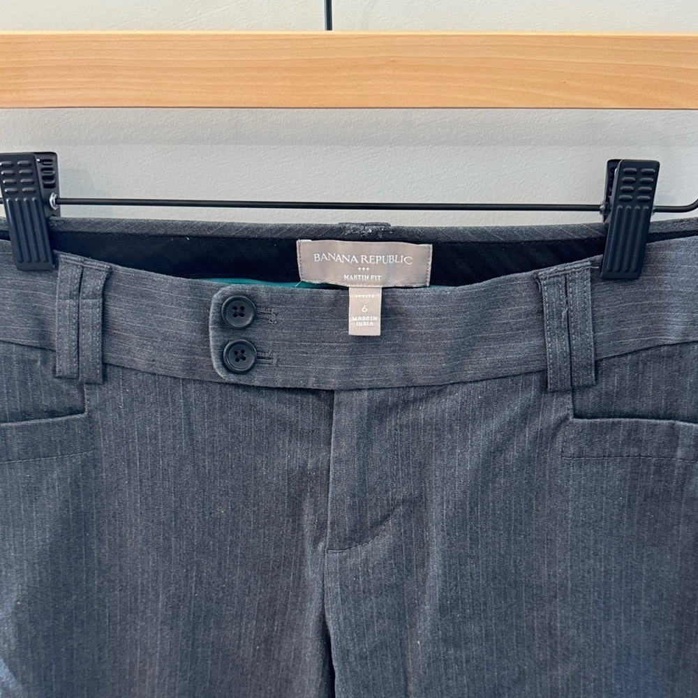 Banana Republic Gray Bootcut Dress Pants
Size 6P (Petite) - Picture 3 of 5